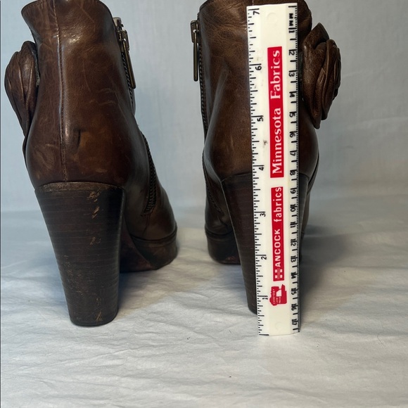 SCIAPO Brown Leather Ankle Boots w/ rose embellishment size 37 made in Italy - Picture 7 of 13